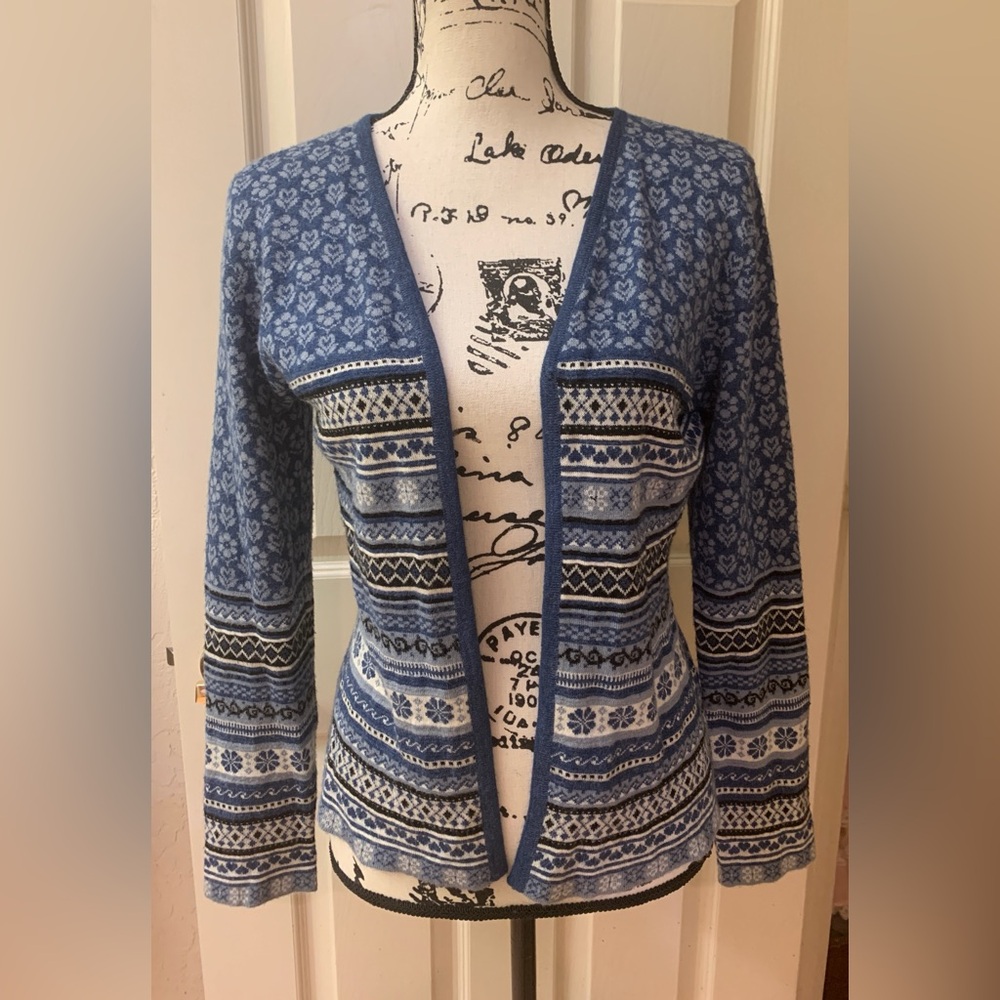 Alpaca Imports Blue & White Patterned Women's Cardigan